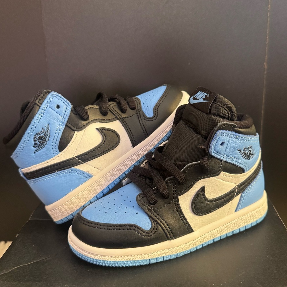 Toddler Air Jordan 1 Retro High OG ‘University Blue’